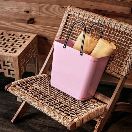 Høy Hinza-veske i resirkulert plast – svensk designveske